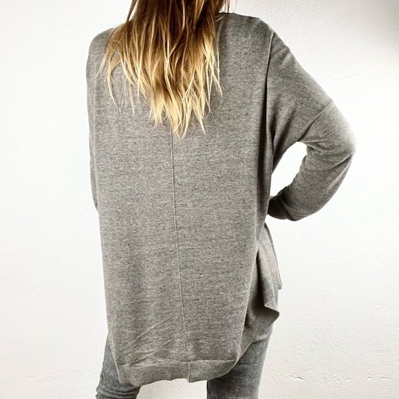 CABI | 🐨 Dark Heathered Gray Thin Knit Oversized Loose Sweater - Picture 12 of 14